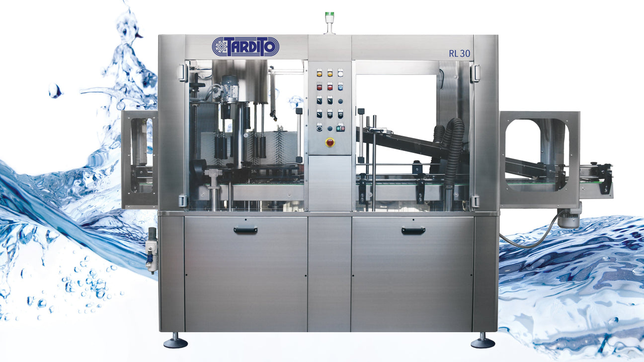 Bottle washing and rinsing equipment for cleaning containers before filling